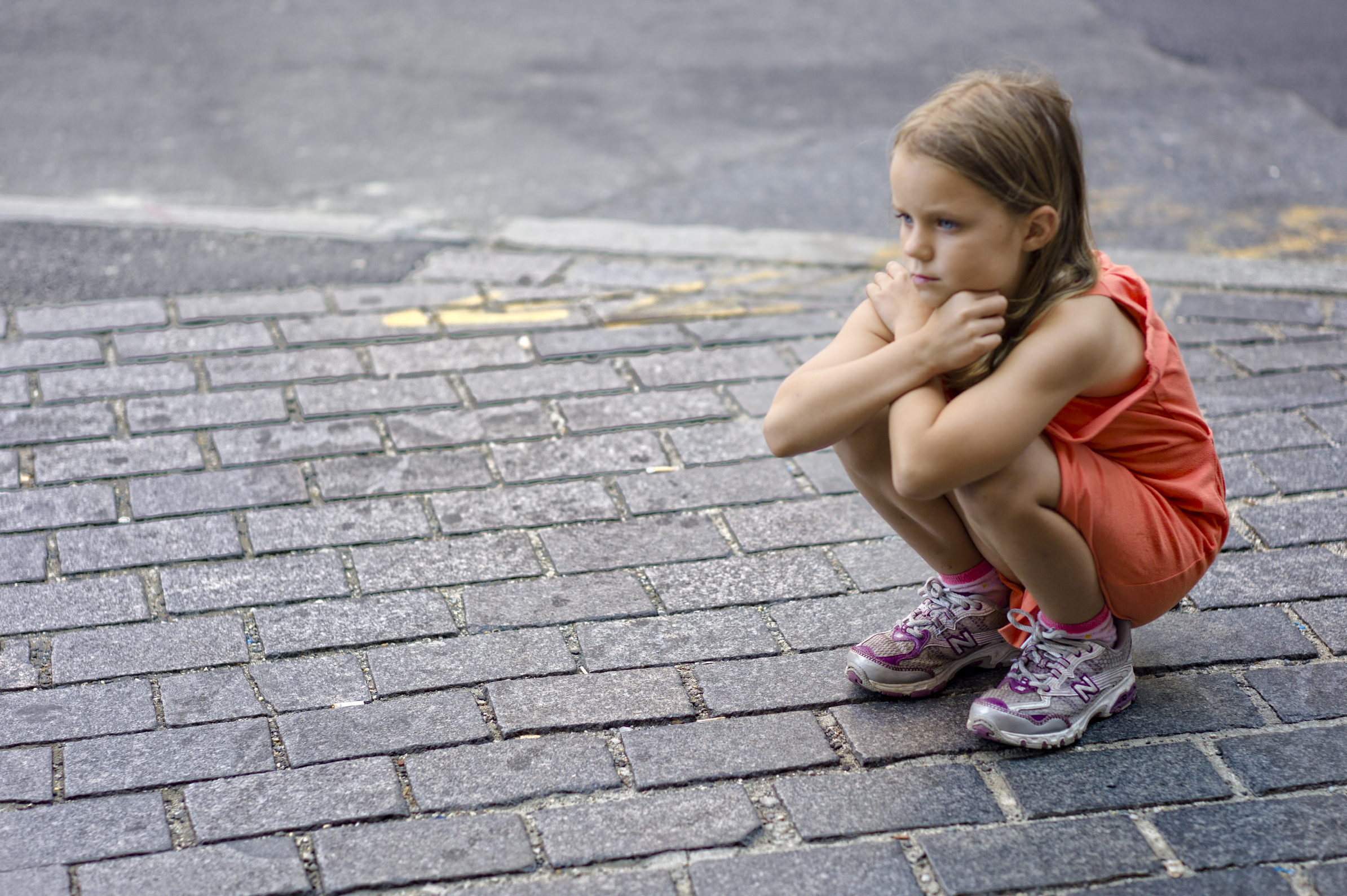 Little girls being. Литтле позинг. Детский pissing. Little девушка Street. Tween Touch.